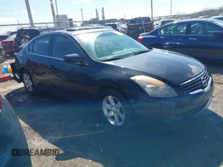 2008 Nissan Altima 2.5 with VIN 1N4AL21E68N502789, listed as a IAAI auction lot 41865109 with 182,407 mi miles. Bid and sale history available at carsss.com. Image 1.