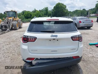2024 Jeep Compass Latitude with VIN 3C4NJDBN1RT132767, listed as a IAAI auction lot 42497634 with Not provided miles and . Bid and sale history available at DreamBid. Image 16.