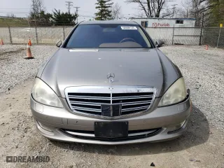 2009 Mercedes-Benz S-Class 5.5L V8 with VIN WDDNG86X99A258406, listed as a Copart auction lot 52609145 with 176,235 mi miles and Clean Title. Bid and sale history available at carsss.com. Image 5.