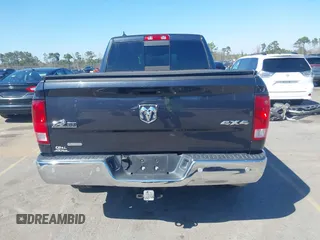 2018 Ram 1500 Big Horn z VIN 1C6RR7GG0JS218820, wystawiony jako IAAI lot #41747621 z przebiegiem 114 959 mil mil oraz . Historia ofert i sprzedaży dostępna na DreamBid. Obrazek 16.