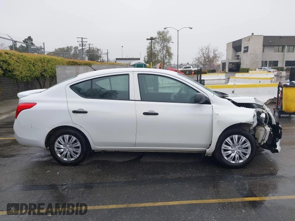 2014 Nissan Versa SV with VIN 3N1CN7AP4EL850102, listed as a IAAI auction lot 41729642 with 181,514 mi miles. Bid and sale history available at carsss.com. Image 13.