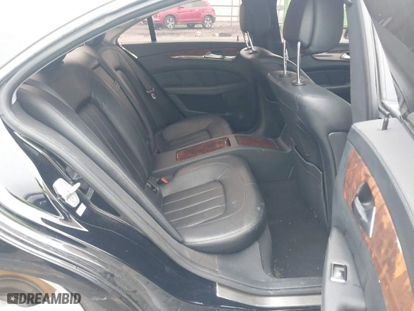 2012 Mercedes-Benz CLS-Class CLS 550 with VIN WDDLJ7DB8CA012657, listed as a IAAI auction lot 41235586 with 157,760 mi miles. Bid and sale history available at carsss.com. Image 8.