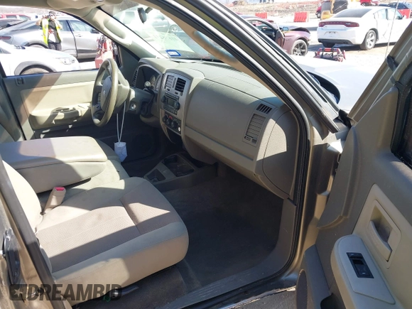 2006 Dodge Dakota SLT with VIN 1D7HE42K16S666071, listed as a IAAI auction lot 41676231 with 129,977 mi miles and . Bid and sale history available at carsss.com. Image 5.