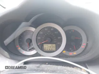 2007 Toyota RAV4 Sport z VIN JTMBD32V676049900, wystawiony jako IAAI lot #42310343 z przebiegiem 278 705 mil mil oraz . Historia ofert i sprzedaży dostępna na DreamBid. Obrazek 7.