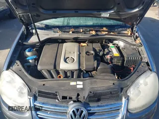 2007 Volkswagen Jetta z VIN 3VWJF71K97M021624, wystawiony jako IAAI lot #41682214 z przebiegiem Nie podano mil oraz . Historia ofert i sprzedaży dostępna na DreamBid. Obrazek 10.