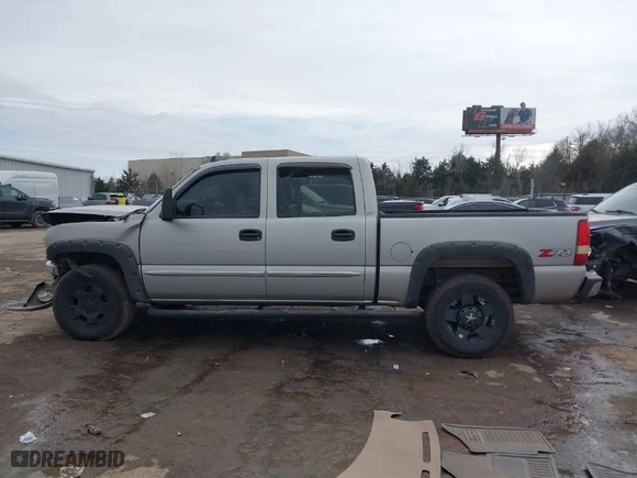 2006 GMC Sierra 1500 SLT with VIN 2GTEK13T461140044, listed as a IAAI auction lot 41590434 with 242,317 mi miles. Bid and sale history available at carsss.com. Image 15.