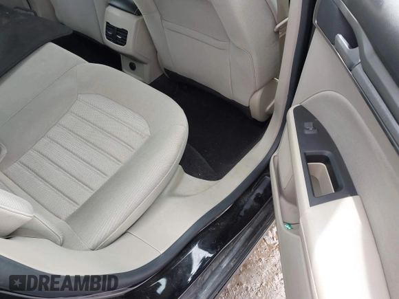 2019 Ford Fusion SE with VIN 3FA6P0HD4KR248841, listed as a IAAI auction lot 41880543 with 87,803 mi miles. Bid and sale history available at carsss.com. Image 8.