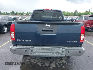 2016 Nissan Frontier SV z VIN 1N6AD0CW8GN762429, wystawiony jako IAAI lot #42233876 z przebiegiem 105 609 mil mil oraz . Historia ofert i sprzedaży dostępna na DreamBid. Obrazek 16.