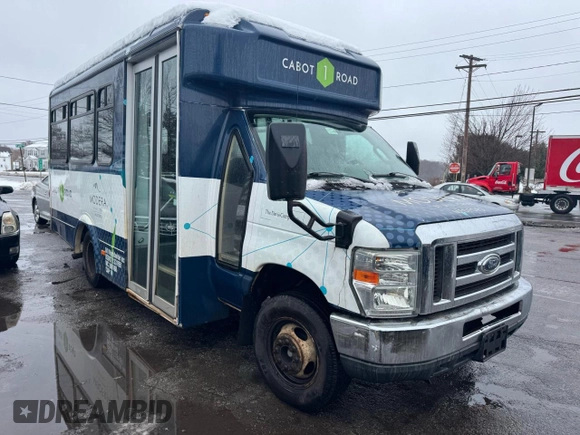 2012 FORD E350 SUPER DUTY CUTAWAY VAN with VIN 1FDEE3FS3CDA11858, listed as a Copart auction lot 45785105 with 181,190 mi miles and Clean Title. Bid and sale history available at DreamBid. Image 1.