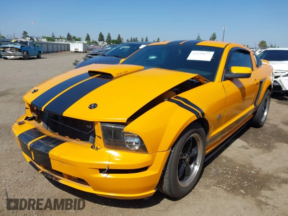 2007 Ford Mustang GT Deluxe with VIN 1ZVFT82H375255531, listed as a IAAI auction lot 42159077 with 158,223 mi miles. Bid and sale history available at carsss.com. Image 2.