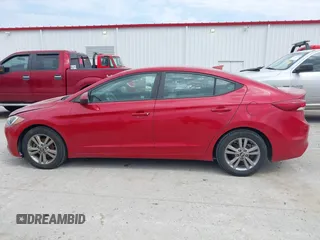 2017 Hyundai Elantra Limited z VIN 5NPD84LF5HH034290, wystawiony jako IAAI lot #42022821 z przebiegiem 186 046 mil mil oraz . Historia ofert i sprzedaży dostępna na DreamBid. Obrazek 14.