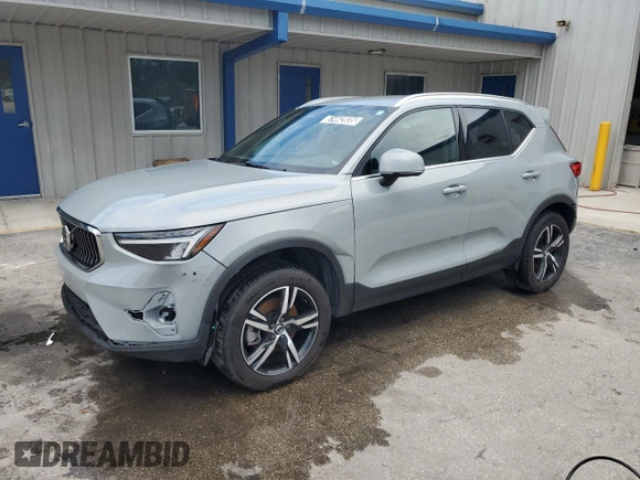 2024 Volvo XC40 Core Bright Theme с VIN YV4L12UK1R2352049, выставлен на аукционе Copart как лот 61442035 с пробегом 20 156 миль миль и Чистый • Clean title. История ставок и продаж доступна на DreamBid. Изображение 1.