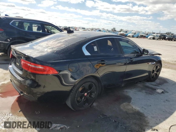 2017 Jaguar XE 25t z VIN SAJAR4BG7HA977736, wystawiony jako Copart lot #48751375 z przebiegiem 121 674 mil mil oraz Szkoda całkowita • Salvage title. Historia ofert i sprzedaży dostępna na DreamBid. Obrazek 3.