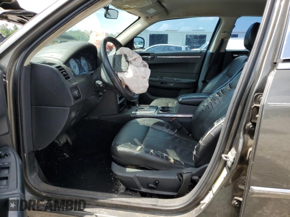 2009 Chrysler 300 Touring with VIN 2C3KA53V49H621930, listed as a Copart auction lot 58125004 with 346,358 mi miles and Salvage Title. Bid and sale history available at carsss.com. Image 7.