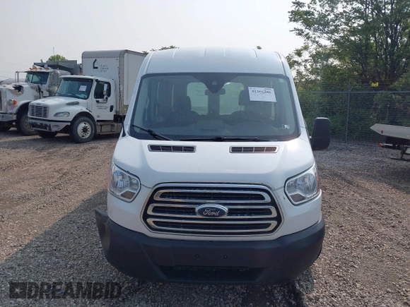 2019 Ford Transit Passenger XL z VIN 1FBAX2CM8KKA31115, wystawiony jako IAAI lot #42366286 z przebiegiem 222 359 mil mil oraz . Historia ofert i sprzedaży dostępna na DreamBid. Obrazek 12.