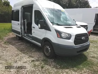 2017 Ford Transit z VIN 1FTYR2XM5HKB18929, wystawiony jako IAAI lot #42677710 z przebiegiem 133 539 mil mil oraz . Historia ofert i sprzedaży dostępna na DreamBid. Obrazek 9.