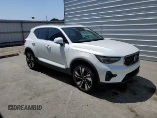2025 Volvo XC40 Plus Bright Theme с VIN YV4L12UE8S2505753, выставлен на аукционе Copart как лот 60558845 с пробегом 3 688 миль миль и Чистый • Clean title. История ставок и продаж доступна на DreamBid. Изображение 4.