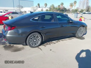 2020 Hyundai Sonata Hybrid Ultimate with VIN KMHL34JJ0LA011724, listed as a IAAI auction lot 41861571 with 1 mi miles. Bid and sale history available at carsss.com. Image 4.