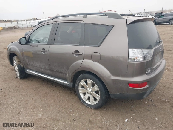 2013 Mitsubishi Outlander SE with VIN JA4JT3AW2DU013681, listed as a IAAI auction lot 41722425 with 95,145 mi miles. Bid and sale history available at carsss.com. Image 3.