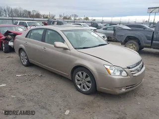 2005 Toyota Avalon XL with VIN 4T1BK36B55U020947, listed as a IAAI auction lot 41081514 with 134,045 mi miles. Bid and sale history available at carsss.com. Image 1.
