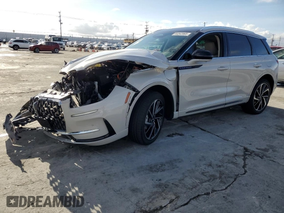 2024 Lincoln Corsair Grand Touring z VIN 5LMTJ5DZ7RUL19538, wystawiony jako Copart lot #44342865 z przebiegiem 3 972 mil mil oraz Szkoda całkowita • Salvage title. Historia ofert i sprzedaży dostępna na DreamBid. Obrazek 2.