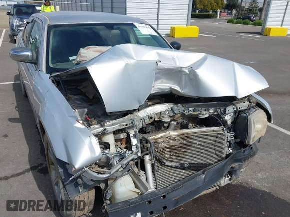 2006 Chrysler 300 with VIN 2C3KA43R46H523392, listed as a IAAI auction lot 41841845 with 192,740 mi miles. Bid and sale history available at carsss.com. Image 6.
