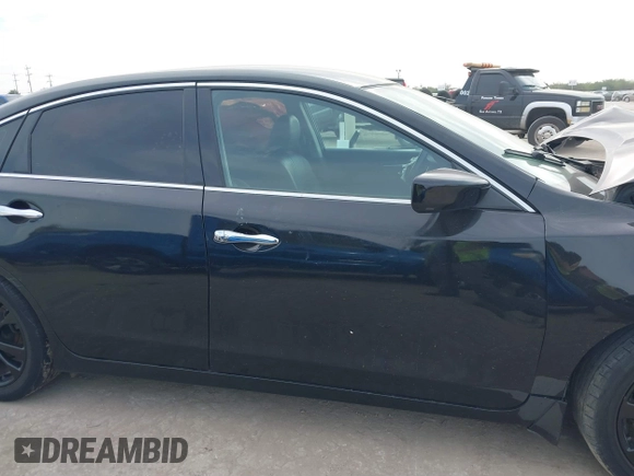 2018 Nissan Altima 2.5 SR with VIN 1N4AL3AP3JC298848, listed as a IAAI auction lot 40966335 with 121,163 mi miles. Bid and sale history available at carsss.com. Image 14.