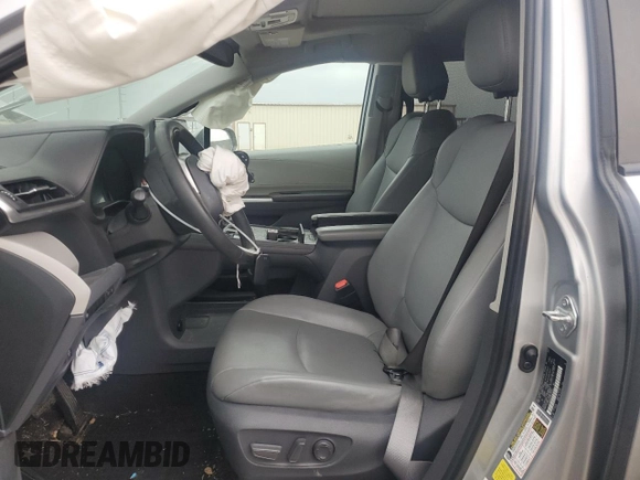 2021 Toyota Sienna XLE with VIN 5TDYRKEC5MS072144, listed as a Copart auction lot 51574645 with 41,137 mi miles and Salvage Title. Bid and sale history available at DreamBid. Image 7.