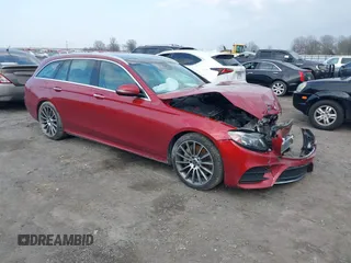 2019 Mercedes-Benz E 450 z VIN WDDZH6JB7KA654077, wystawiony jako IAAI lot #41511592 z przebiegiem 72 870 mil mil oraz . Historia ofert i sprzedaży dostępna na DreamBid. Obrazek 1.
