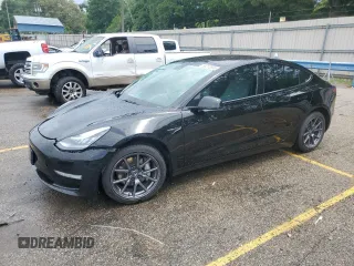2019 Tesla Model 3 Mid Range z VIN 5YJ3E1EA5KF301714, wystawiony jako Copart lot #55273595 z przebiegiem Nie podano mil oraz Szkoda całkowita • Salvage title. Historia ofert i sprzedaży dostępna na DreamBid. Obrazek 1.