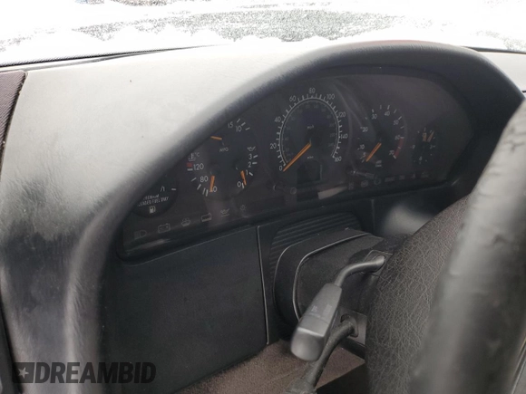 1999 Mercedes-Benz S-Class with VIN WDBGA43G5XA432341, listed as a Copart auction lot 43944135 with 0 mi miles and Salvage Title. Bid and sale history available at carsss.com. Image 9.