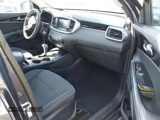 2019 Kia Sorento LX with VIN 5XYPG4A31KG547303, listed as a IAAI auction lot 41751159 with 65,468 mi miles. Bid and sale history available at carsss.com. Image 5.