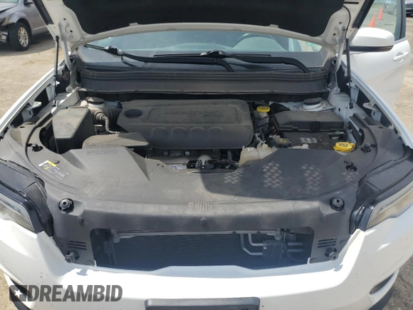 2019 Jeep Cherokee Latitude Plus with VIN 1C4PJMLB3KD405121, listed as a Copart auction lot 55974375 with 39,640 mi miles and Salvage title. Bid and sale history available at DreamBid. Image 12.