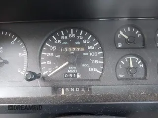 1993 Dodge Dakota z VIN 1B7GL23Y8PS117729, wystawiony jako IAAI lot #42268349 z przebiegiem 133 779 mil mil oraz . Historia ofert i sprzedaży dostępna na DreamBid. Obrazek 7.