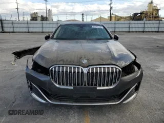 2022 BMW 7 Series 740i z VIN WBA7T2C02NCG97528, wystawiony jako Copart lot #80687204 z przebiegiem 28 387 mil mil oraz Szkoda całkowita • Salvage title. Historia ofert i sprzedaży dostępna na DreamBid. Obrazek 5.