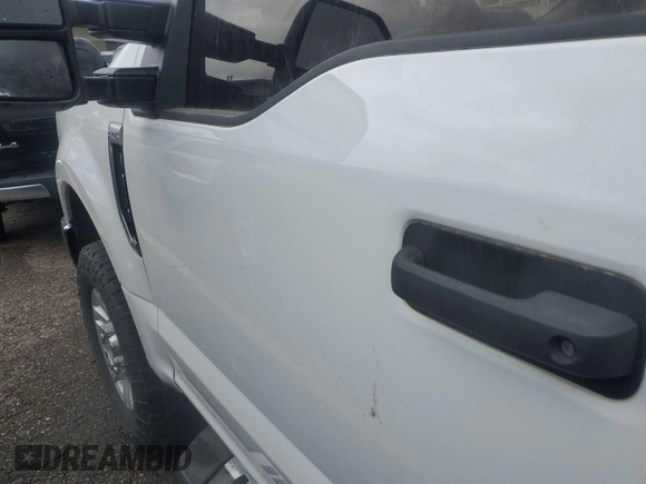2018 Ford F-350 Platinum with VIN 1FT7W3B65JEC13580, listed as a IAAI auction lot 42631364 with 110,079 mi miles and . Bid and sale history available at DreamBid. Image 8.