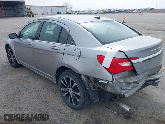 2014 Chrysler 200 Limited with VIN 1C3CCBCG6EN136043, listed as a IAAI auction lot 41974434 with 169,184 mi miles. Bid and sale history available at carsss.com. Image 3.