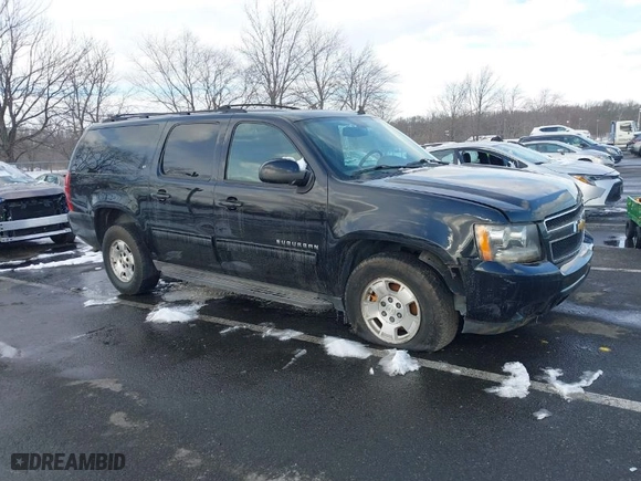 2014 Chevrolet Suburban LT with VIN 1GNSKJE79ER112014, listed as a IAAI auction lot 41384706 with 257,484 mi miles. Bid and sale history available at carsss.com. Image 1.