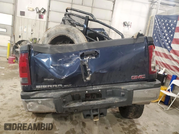 2011 GMC Sierra 2500HD SLT z VIN 1GT121C87BF143002, wystawiony jako Copart lot #88155945 z przebiegiem Nie podano mil oraz Nie do naprawy • Non repairable. Historia ofert i sprzedaży dostępna na DreamBid. Obrazek 6.