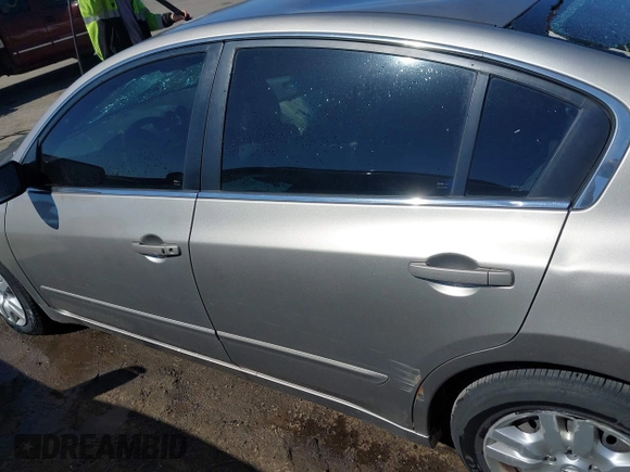 2012 Nissan Altima S z VIN 1N4AL2AP6CC204233, wystawiony jako IAAI lot #41808198 z przebiegiem 209 586 mil mil oraz . Historia ofert i sprzedaży dostępna na DreamBid. Obrazek 14.