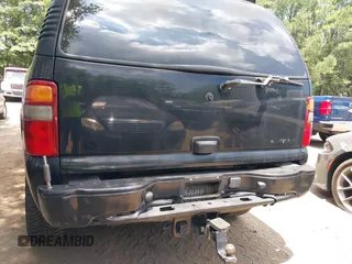 2003 Chevrolet Tahoe Z71 with VIN 1GNEK13T23R213938, listed as a IAAI auction lot 42603485 with 249,246 mi miles and . Bid and sale history available at DreamBid. Image 6.