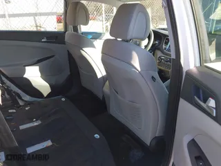 2016 Hyundai Tucson SE with VIN KM8J3CA45GU245793, listed as a IAAI auction lot 41601244 with 116,701 mi miles. Bid and sale history available at carsss.com. Image 8.