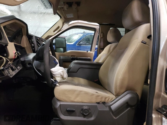 2011 Ford F-250 XL with VIN 1FT7X2BT0BEA28478, listed as a Copart auction lot 43524915 with 264,717 mi miles and Clean Title. Bid and sale history available at DreamBid. Image 7.