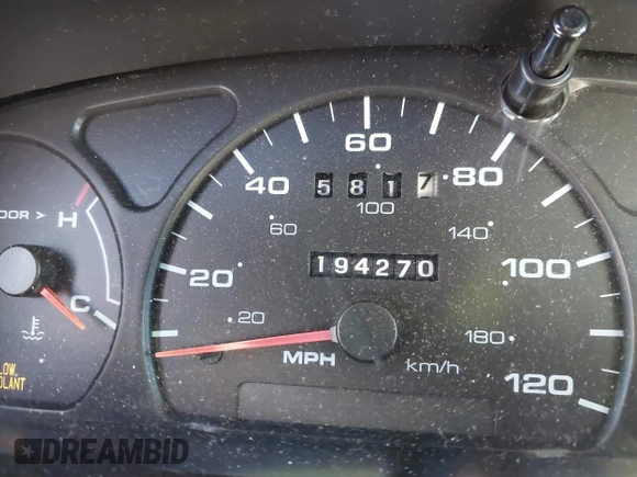 2002 Ford Taurus SES Standard with VIN 1FAFP55S72A256247, listed as a IAAI auction lot 41584035 with 194,270 mi miles. Bid and sale history available at carsss.com. Image 15.