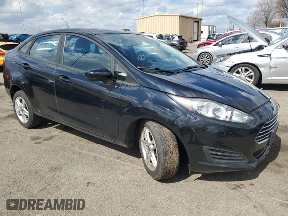 2017 Ford Fiesta SE z VIN 3FADP4BJ4HM122272, wystawiony jako Copart lot #49693695 z przebiegiem 55 151 mil mil oraz Szkoda całkowita • Salvage title. Historia ofert i sprzedaży dostępna na DreamBid. Obrazek 4.