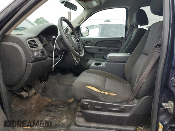 2014 Chevrolet Tahoe Commercial z VIN 1GNLC2E06ER207513, wystawiony jako Copart lot #55670575 z przebiegiem 177 066 mil mil oraz Czysty tytuł • Clean title. Historia ofert i sprzedaży dostępna na DreamBid. Obrazek 7.
