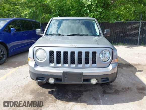 2014 Jeep Patriot Altitude z VIN 1C4NJPBA8ED789242, wystawiony jako IAAI lot #42349465 z przebiegiem 150 835 mil mil oraz . Historia ofert i sprzedaży dostępna na DreamBid. Obrazek 6.