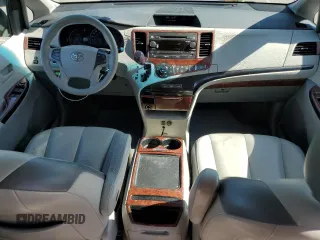 2013 Toyota Sienna LE AAS z VIN 5TDKK3DC5DS282857, wystawiony jako Copart lot #57984075 z przebiegiem 148 876 mil mil oraz Szkoda całkowita • Salvage title. Historia ofert i sprzedaży dostępna na DreamBid. Obrazek 8.