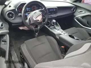 2024 Chevrolet Camaro 1LT z VIN 1G1FB1RS6R0109664, wystawiony jako Copart lot #49248365 z przebiegiem 21 394 mil mil oraz Czysty tytuł • Clean title. Historia ofert i sprzedaży dostępna na DreamBid. Obrazek 8.