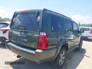 2008 Jeep Commander Sport z VIN 1J8HG48K88C232277, wystawiony jako IAAI lot #42582253 z przebiegiem 159 912 mil mil oraz . Historia ofert i sprzedaży dostępna na DreamBid. Obrazek 4.